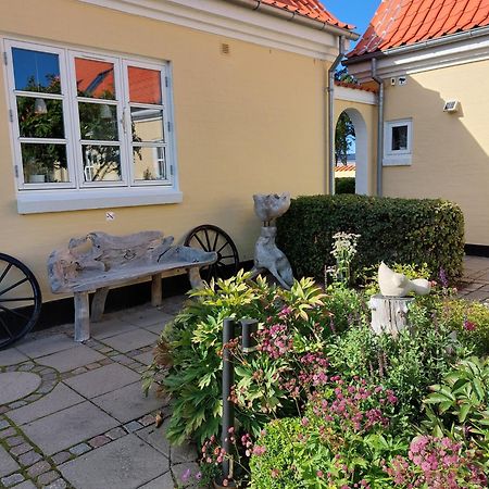 Toftegarden Guesthouse - Apartments & Rooms Skagen Bagian luar foto
