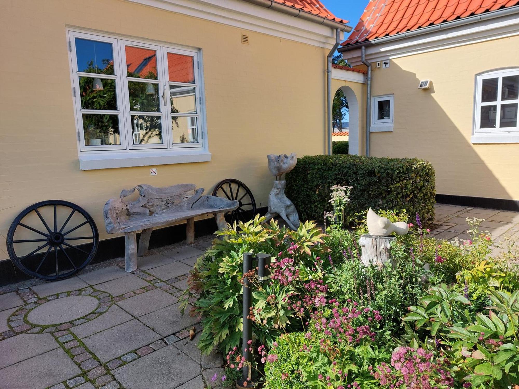 Toftegarden Guesthouse - Apartments & Rooms Skagen Bagian luar foto